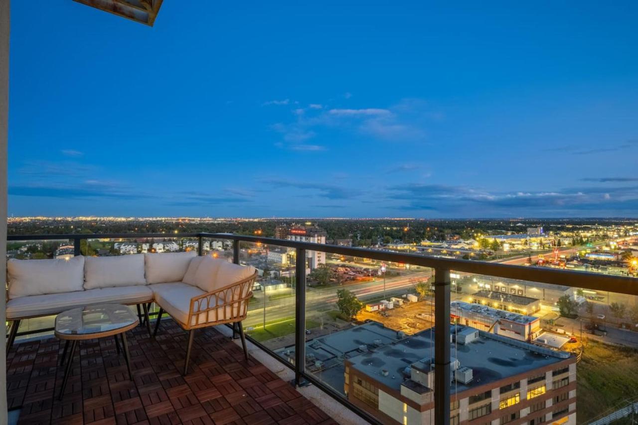 Upscale Penthouse Stay With Mountain & City Views, Free Parking, Bbq Grill, Office Space & More Calgary Ngoại thất bức ảnh