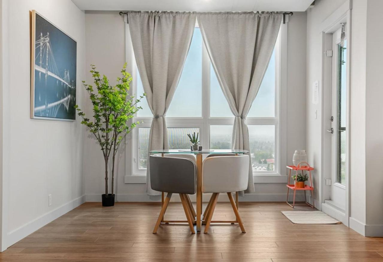 Upscale Penthouse Stay With Mountain & City Views, Free Parking, Bbq Grill, Office Space & More Calgary Ngoại thất bức ảnh