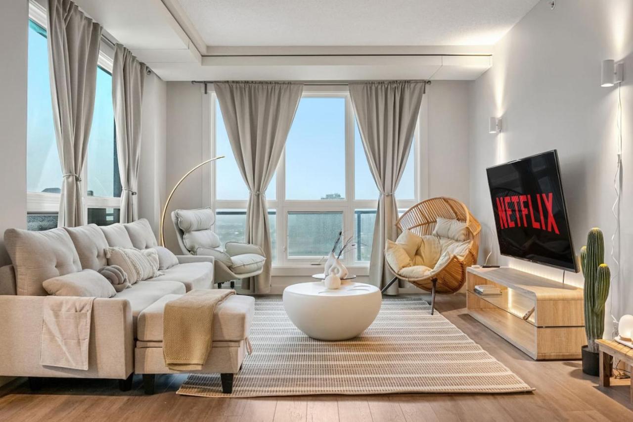 Upscale Penthouse Stay With Mountain & City Views, Free Parking, Bbq Grill, Office Space & More Calgary Ngoại thất bức ảnh